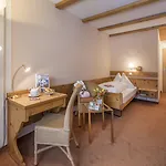 Sunstar 4*
